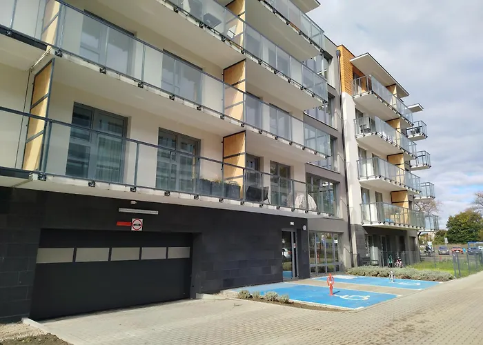Apartament Przy Porcie z klimatyzacją, garażem i rowerami